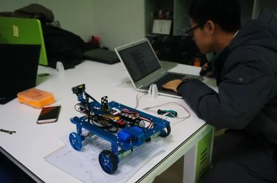 點燃創意“青春嶗山 創客未來” 第二屆大學生創客馬拉松大賽引領編程新浪潮